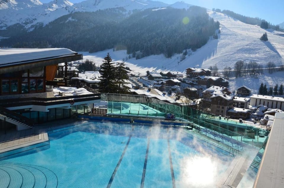 Property building, Day, Natural landscape, Activities, Pool view