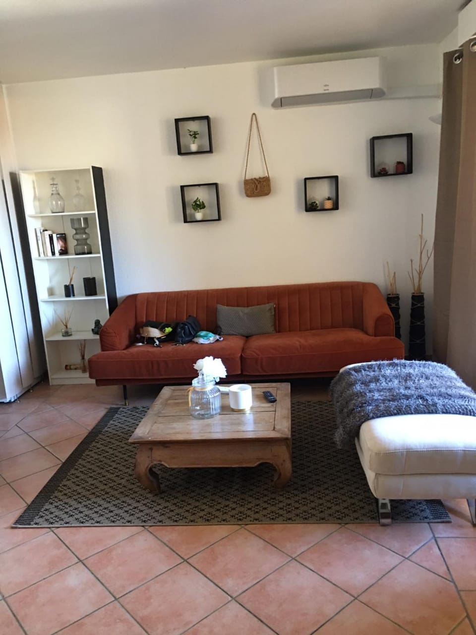 Living room, air conditioner