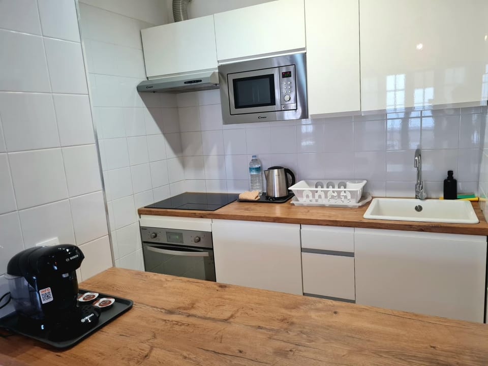 Kitchen or kitchenette, minibar, pet friendly, stove