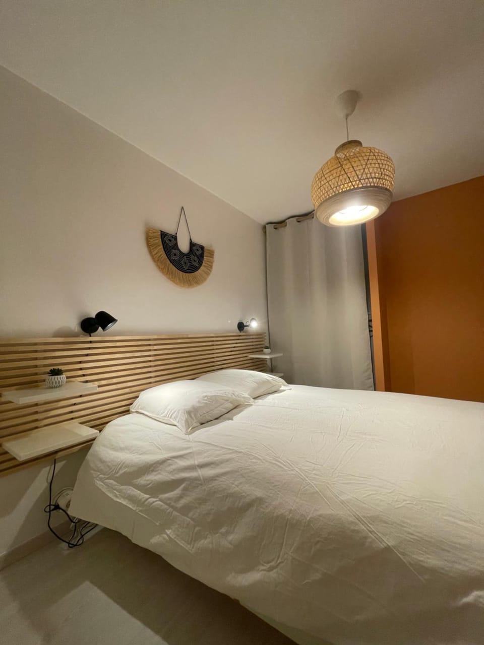 Le Cabrol Grand studio Hyper centre WIFI 2ème étage Apartment in Auvergne-Rhône-Alpes