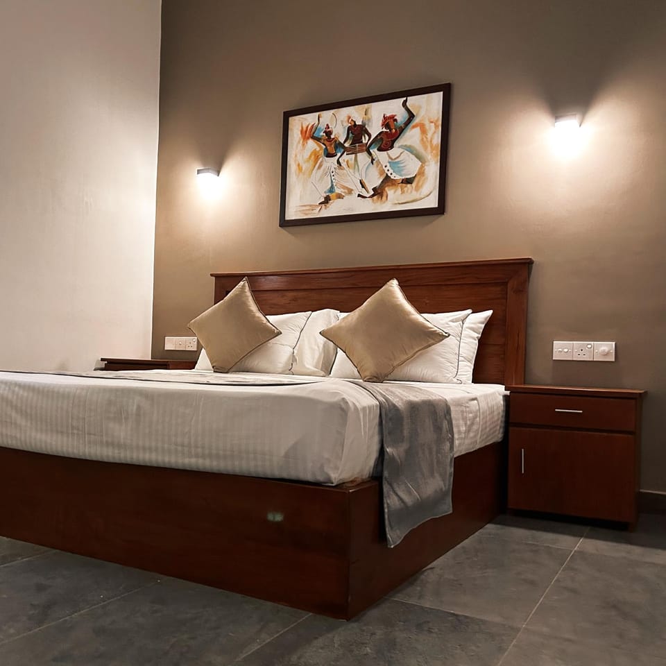 Bed, Photo of the whole room, Bedroom