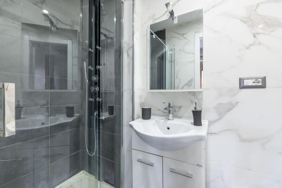 Shower, Bathroom