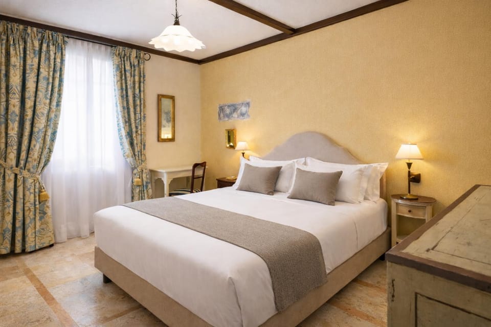 Bedroom, Inner courtyard view