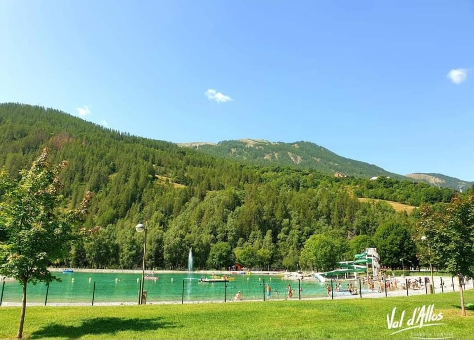 Day, Natural landscape, Garden, Aqua park, Mountain view