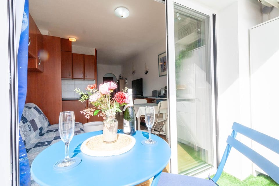Balcony/Terrace, Balcony/Terrace, Kitchen or kitchenette, Living room, Photo of the whole room, Seating area, Dining area