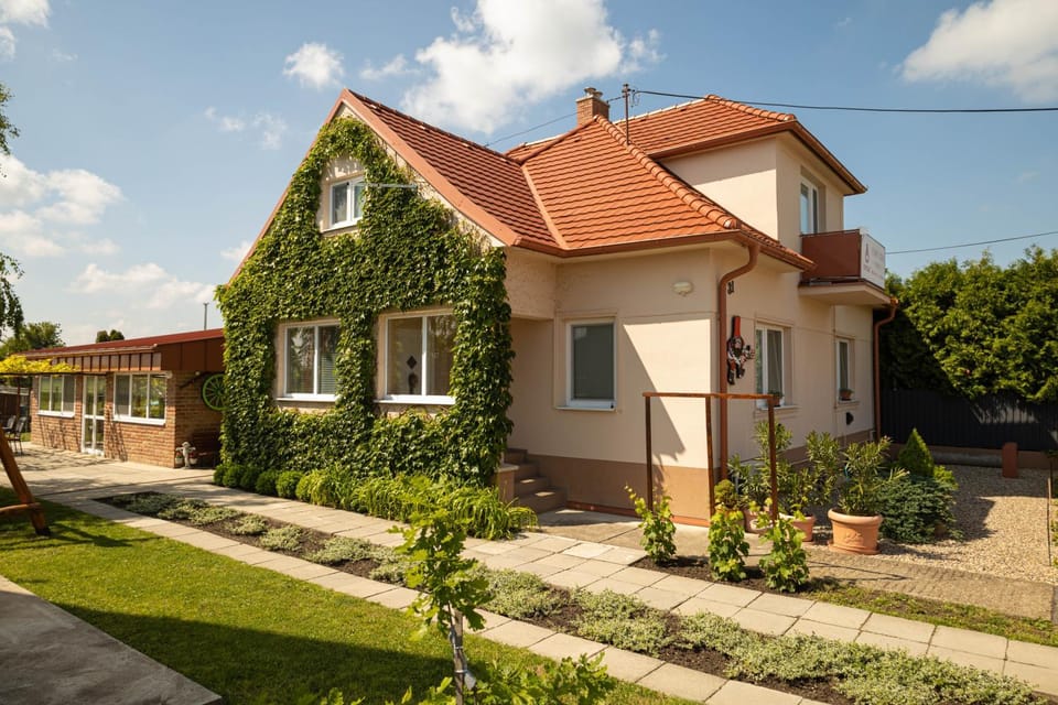 Property building, Garden, Garden