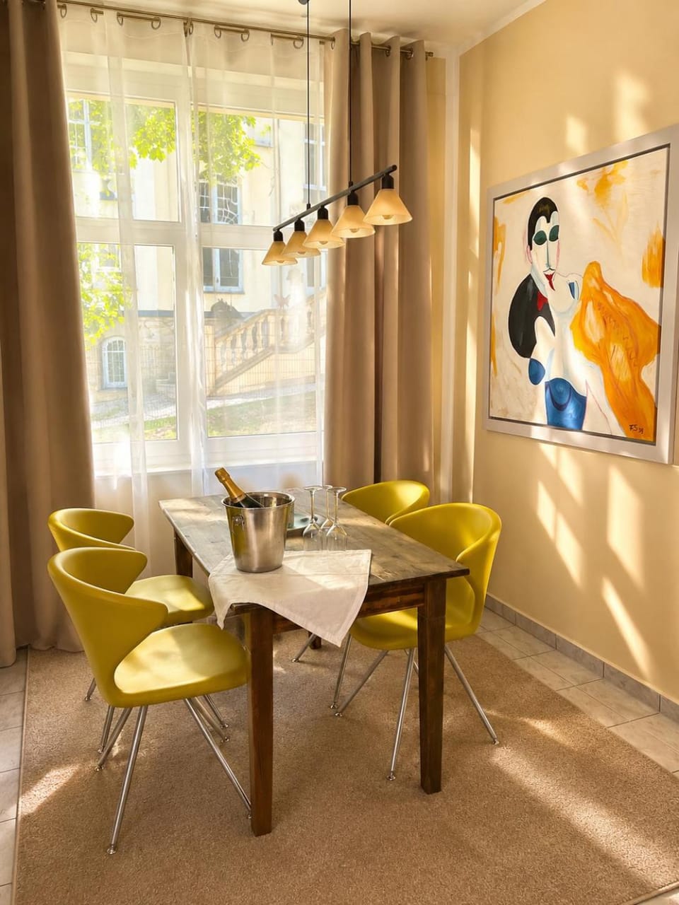 Kitchen or kitchenette, Decorative detail, Seating area, Dining area, kitchen