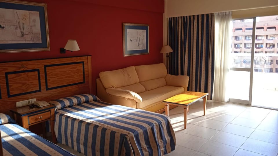 Estudio 1ª linea vista mar planta 10 -30 PYR Fuengirola Apartment in Fuengirola
