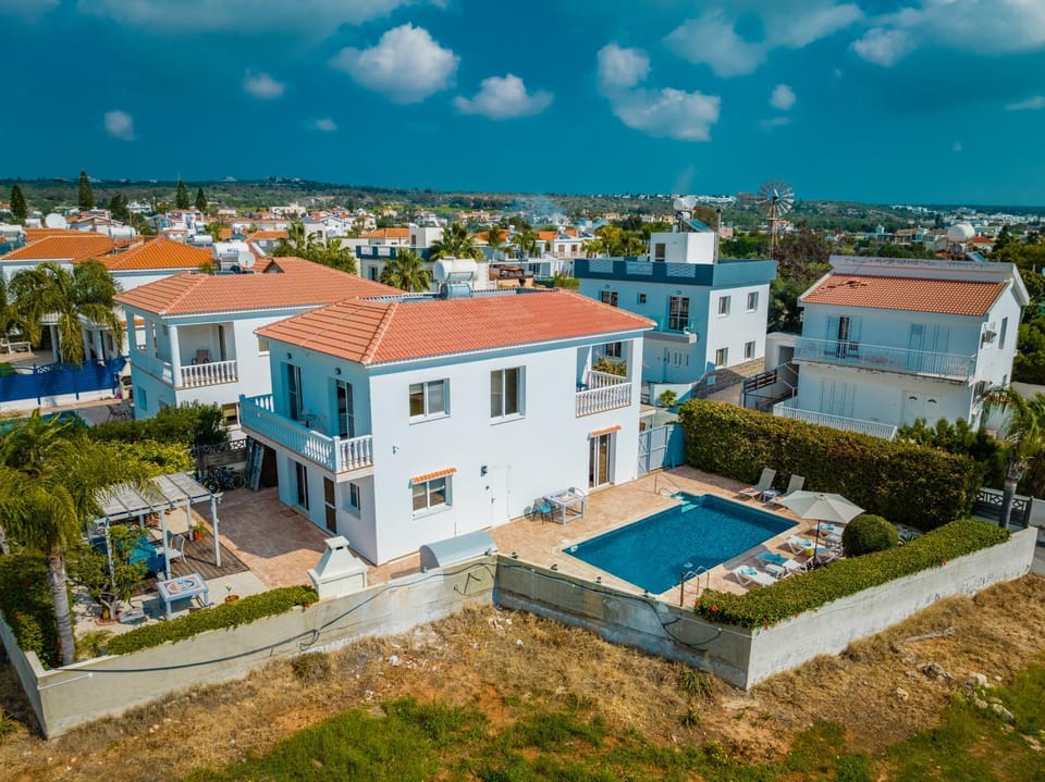 Property building, Day, Neighbourhood, Bird's eye view, Pool view, Swimming pool, sunbed