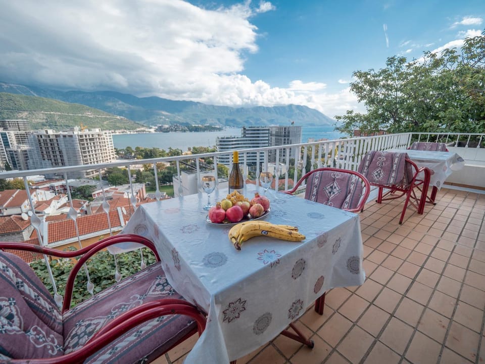 View (from property/room), View (from property/room), City view, City view, Sea view, Sea view