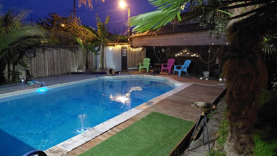 Swimming pool