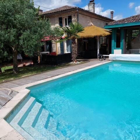 Property building, Garden, Garden view, Pool view, Swimming pool