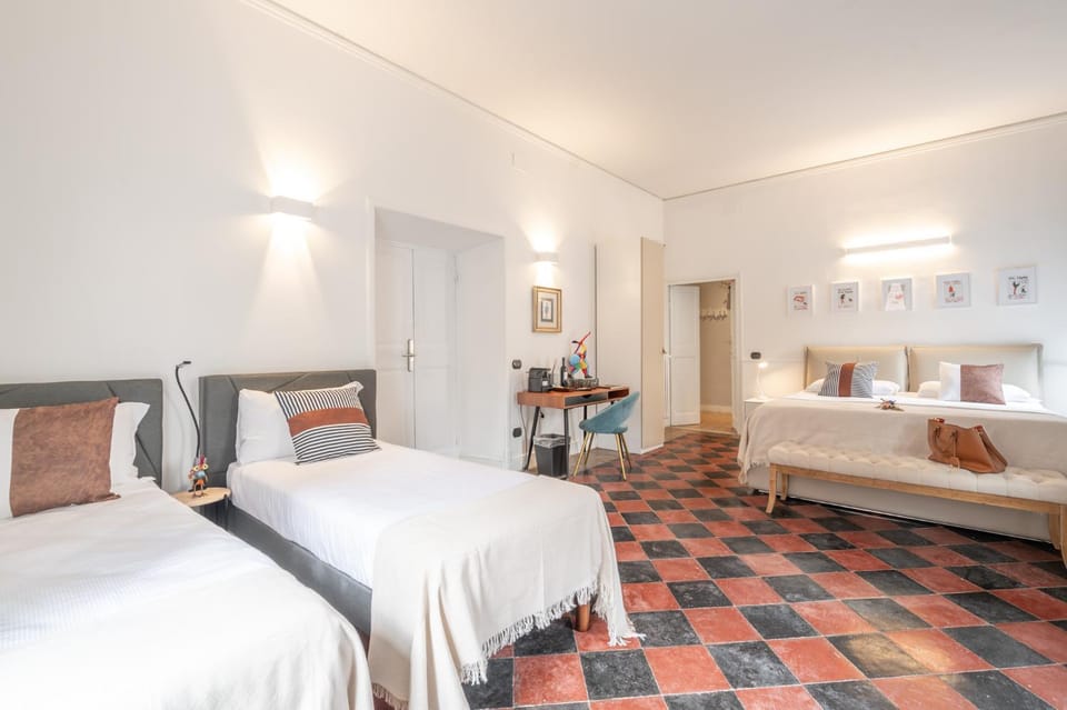 Photo of the whole room, Bedroom