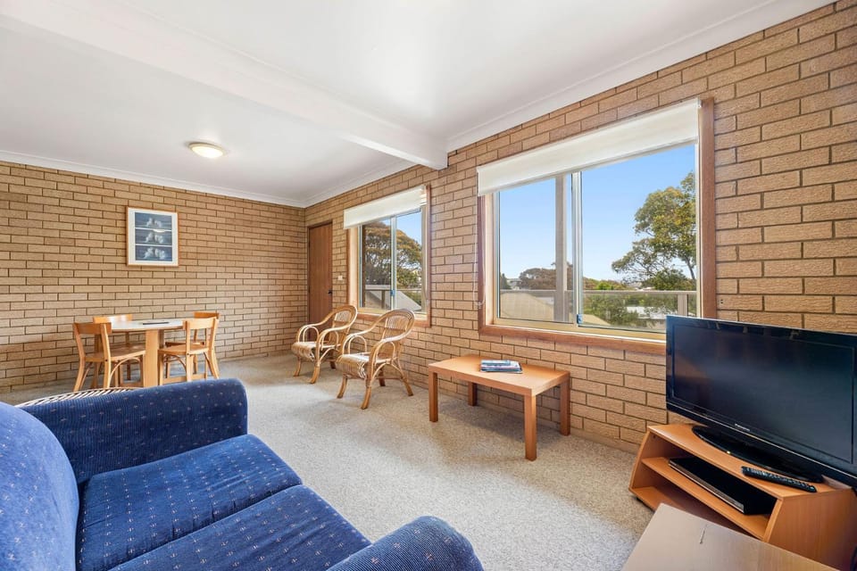 2 of 3 Bay Lane Apartment in Narooma