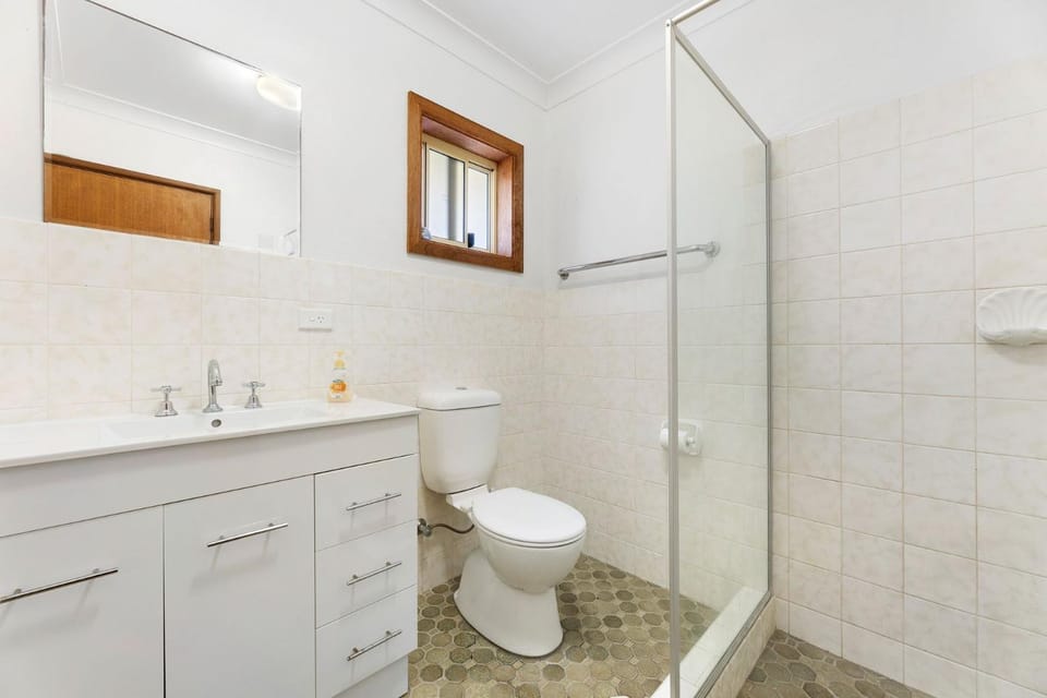 2 of 3 Bay Lane Apartment in Narooma