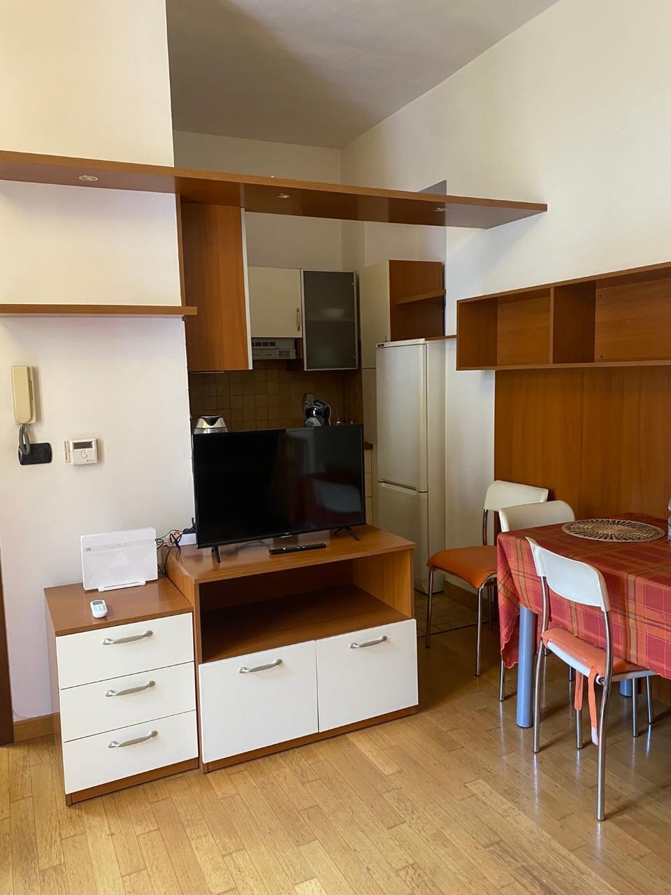 TV and multimedia, Dining area, locker