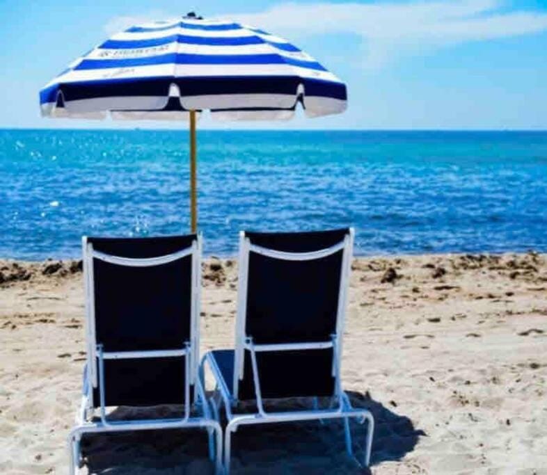 Estudio- Beach Walk Resort Apartment in Hallandale Beach