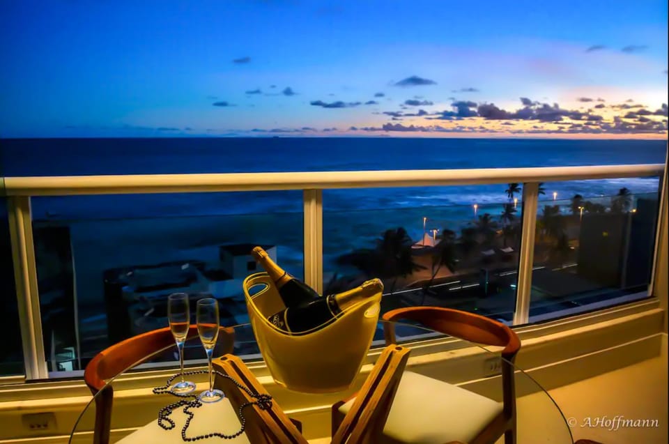 Natural landscape, View (from property/room), Balcony/Terrace, Seating area, Sea view