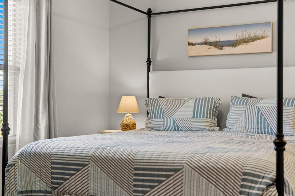 Stunning Views! located Steps 2 Beach, Restaurants & Shops! by Dolce Vita Getaways PCB Apartment in Panama City Beach