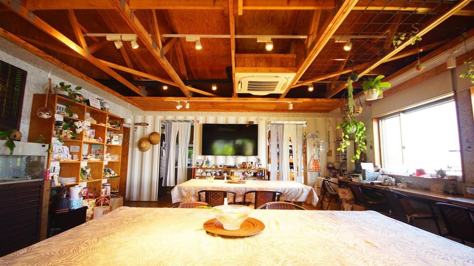 Communal lounge/ TV room