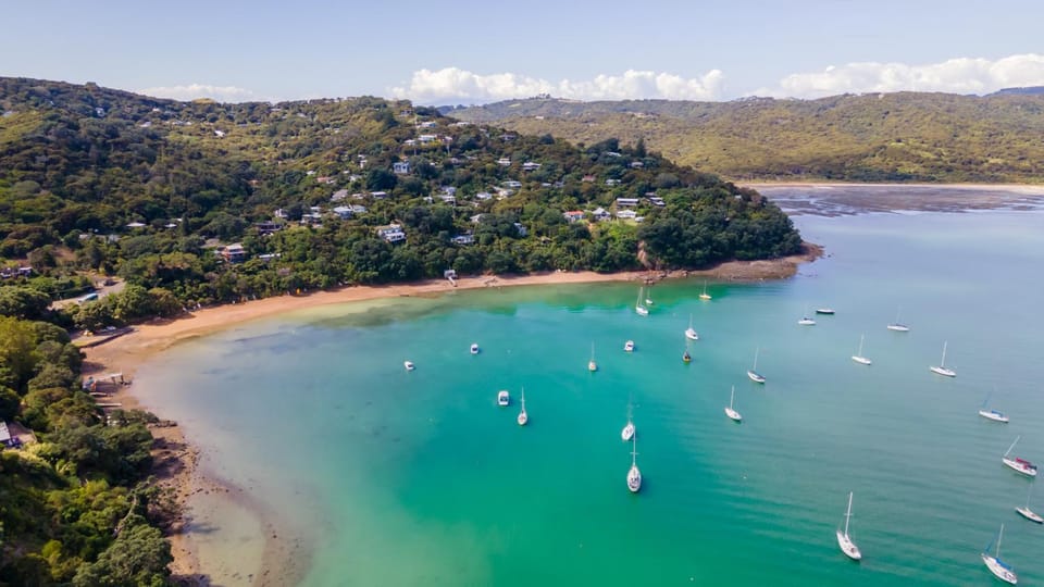 Koi Waiheke with private beach access and mooring Villa in Auckland Region