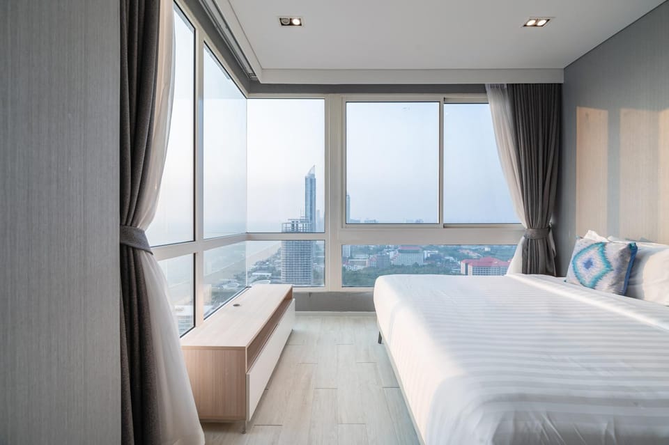 Large 3BR Veranda Pattaya Direct Beach Access Apartment in Pattaya City