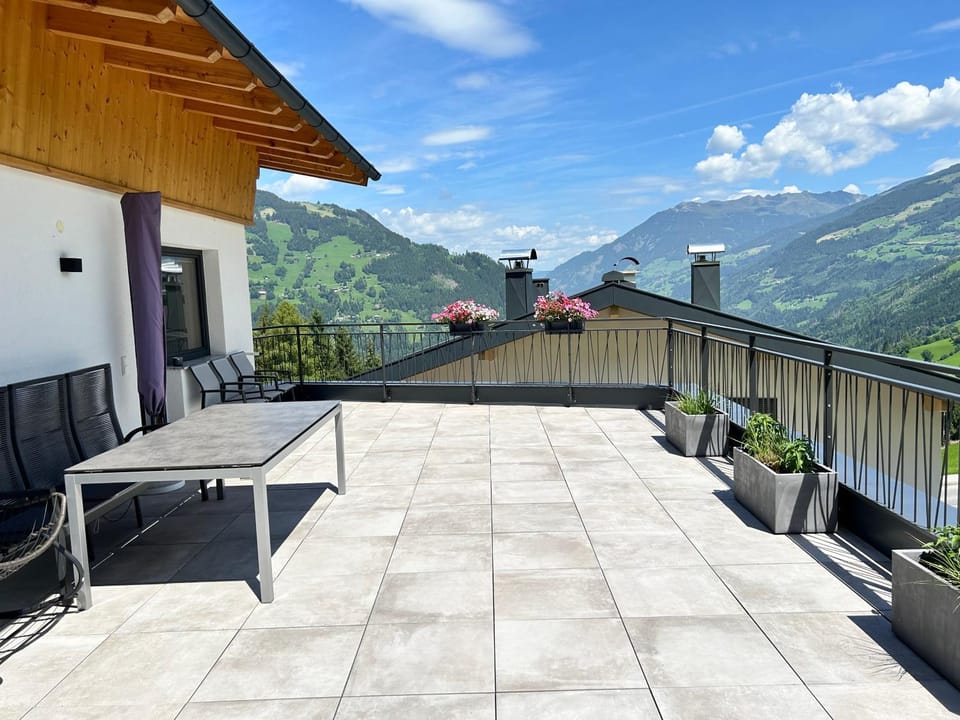 Haus Heimat - Enzian Apartment in Zell am Ziller