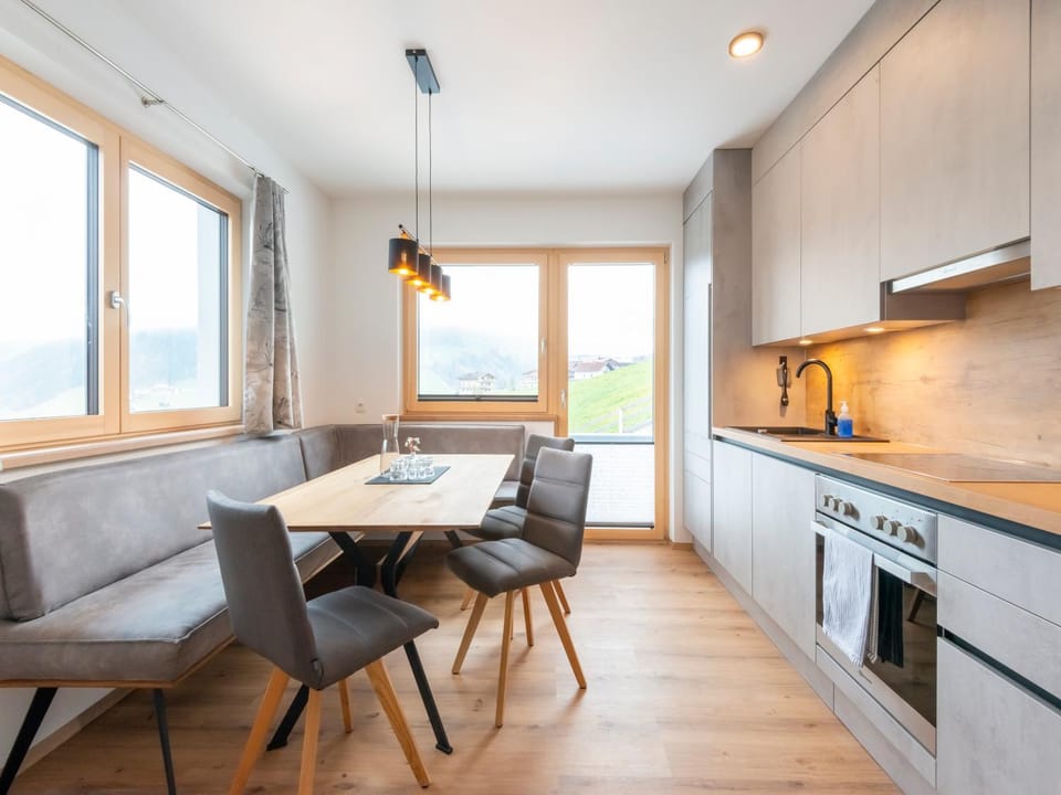 Kitchen or kitchenette, Seating area, Dining area, pet friendly