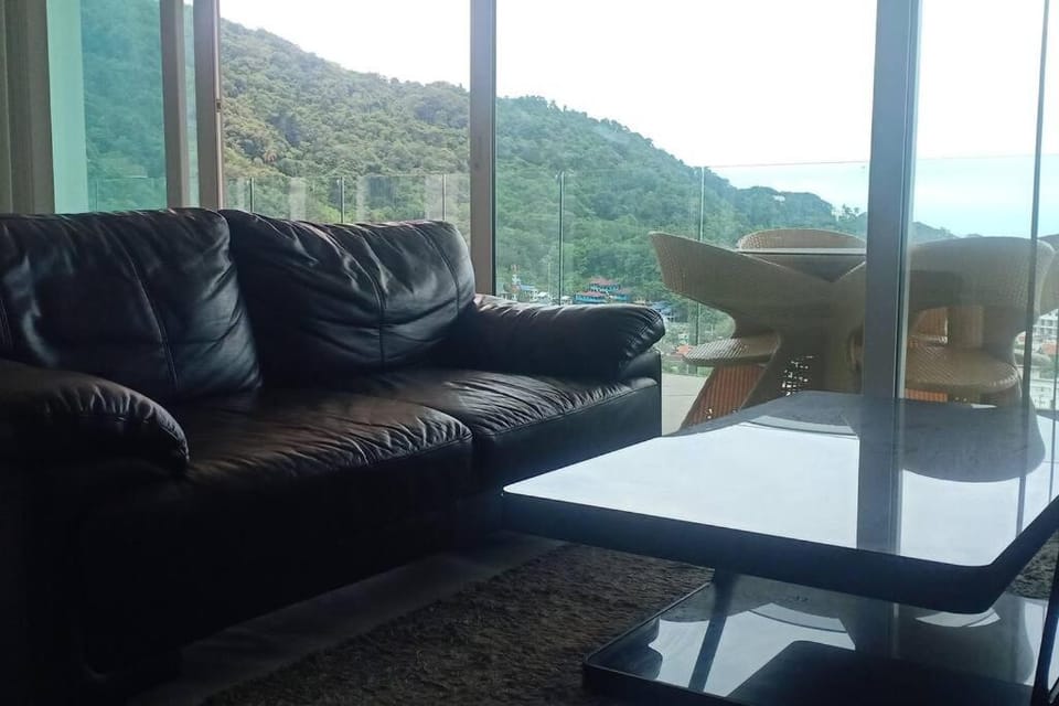Communal lounge/ TV room