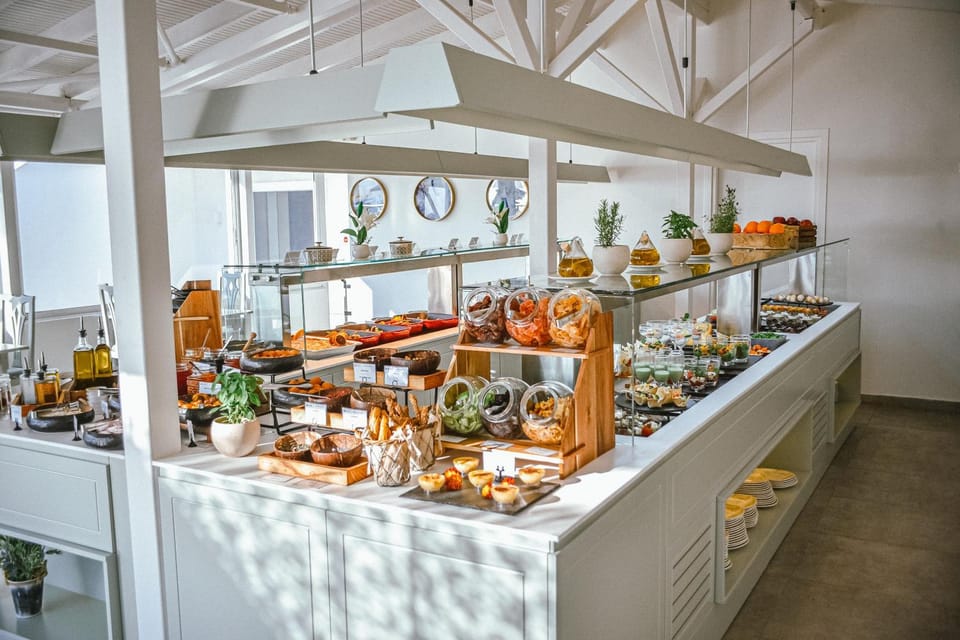 Buffet breakfast, Dinner