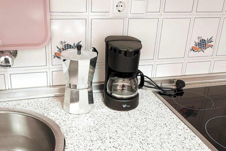 Coffee/tea facilities, Kitchen or kitchenette