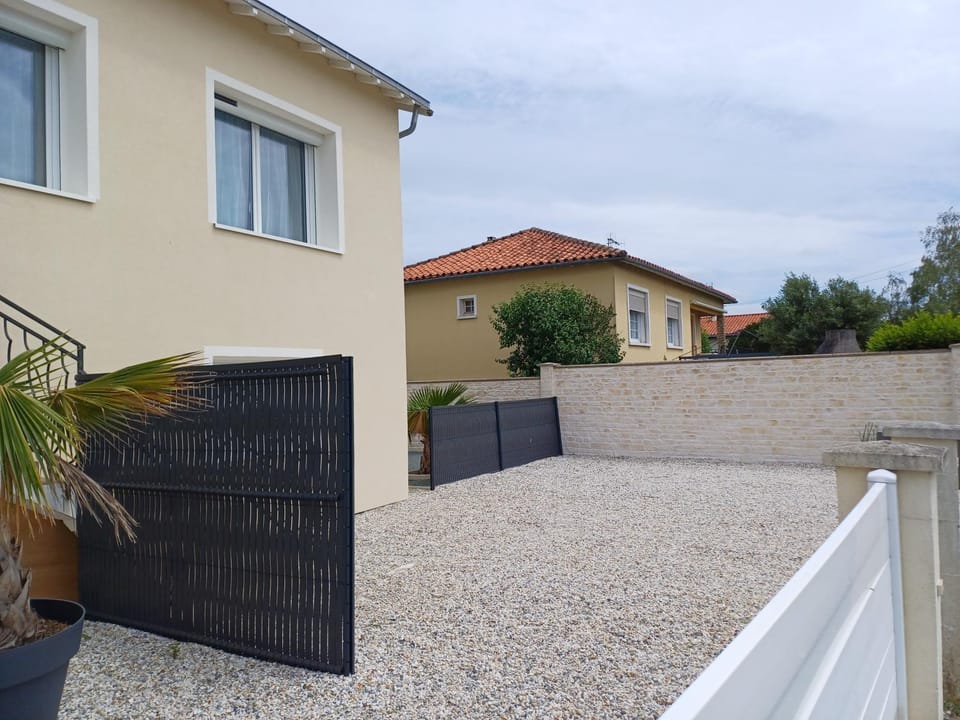 L'Atelier d'Emilie Apartment in Nouvelle-Aquitaine