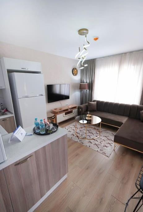 Communal lounge/ TV room, TV and multimedia, Kitchen or kitchenette, Living room, Seating area