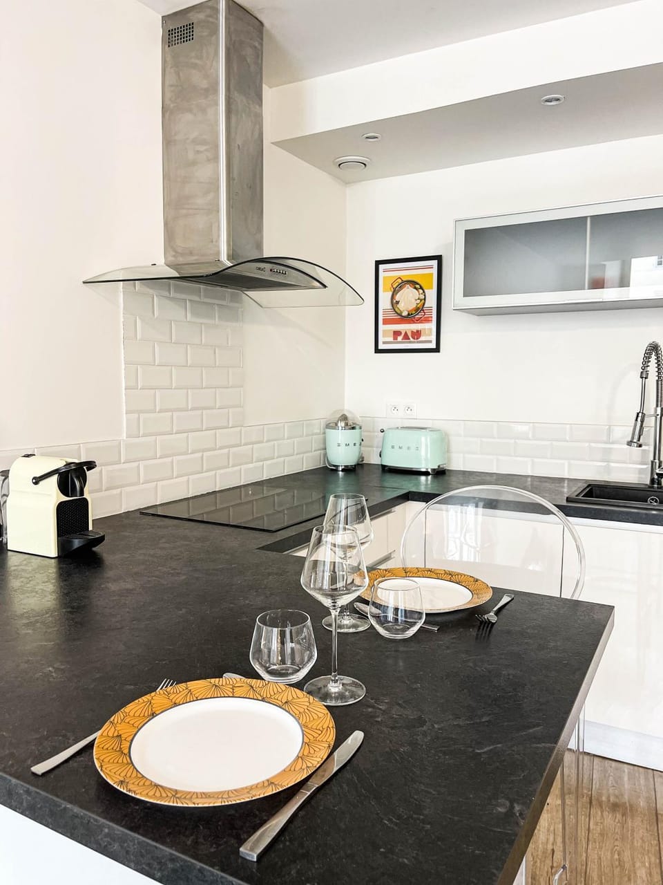 Dining area, kitchen