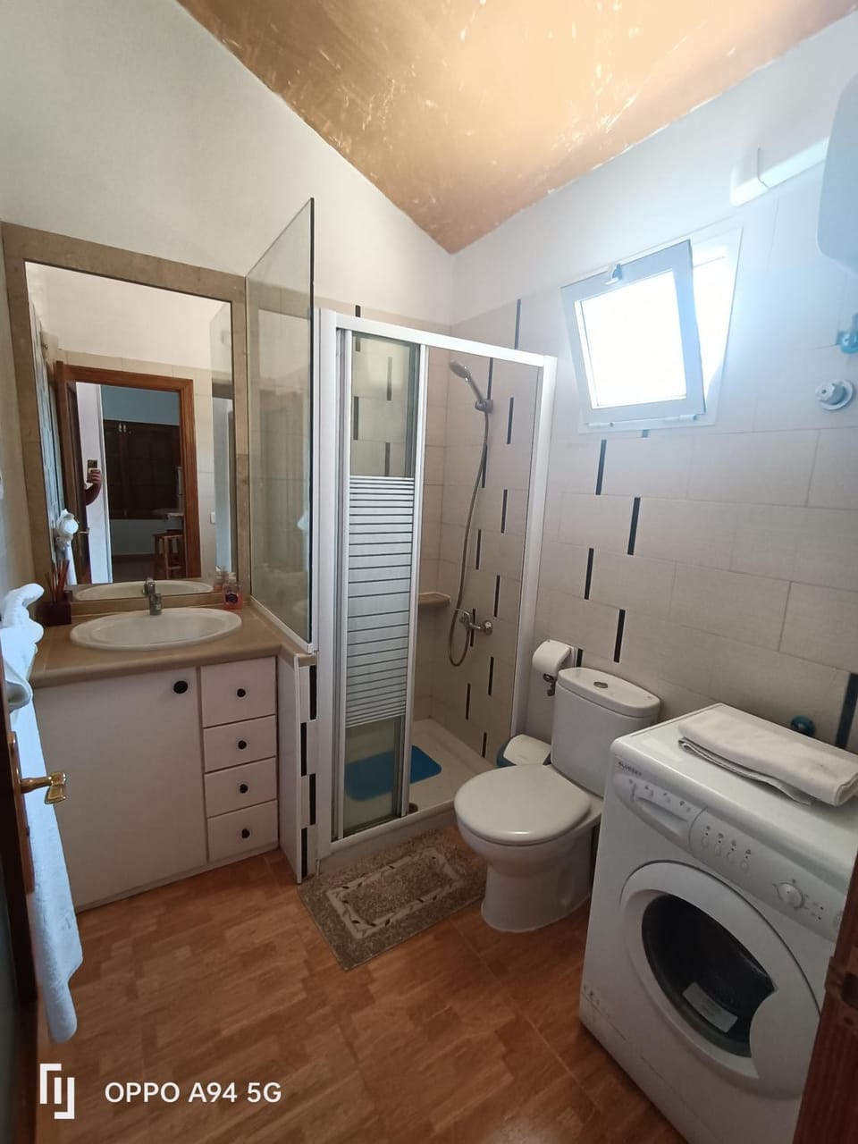 Bathroom, Bath, washing machine
