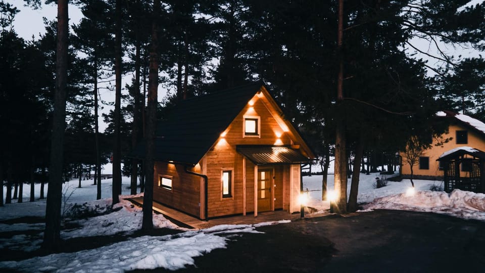 HIŠA ZIMAZAKON BLOKE House in Slovenia