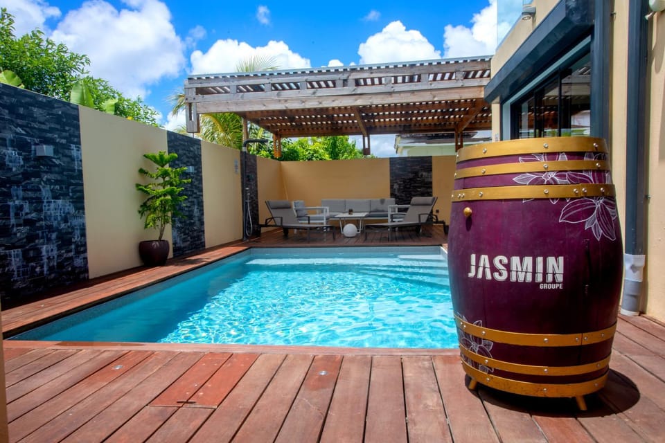 Villa Jasmin Standing Piscine Chauffee 4 Ch 9 Pers Villa in Leeward Islands