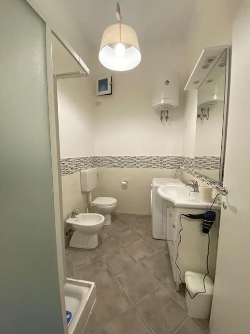 Shower, Toilet, Bathroom, bidet