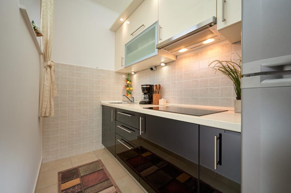 Coffee/tea facilities, Kitchen or kitchenette, dishwasher, pet friendly, stove