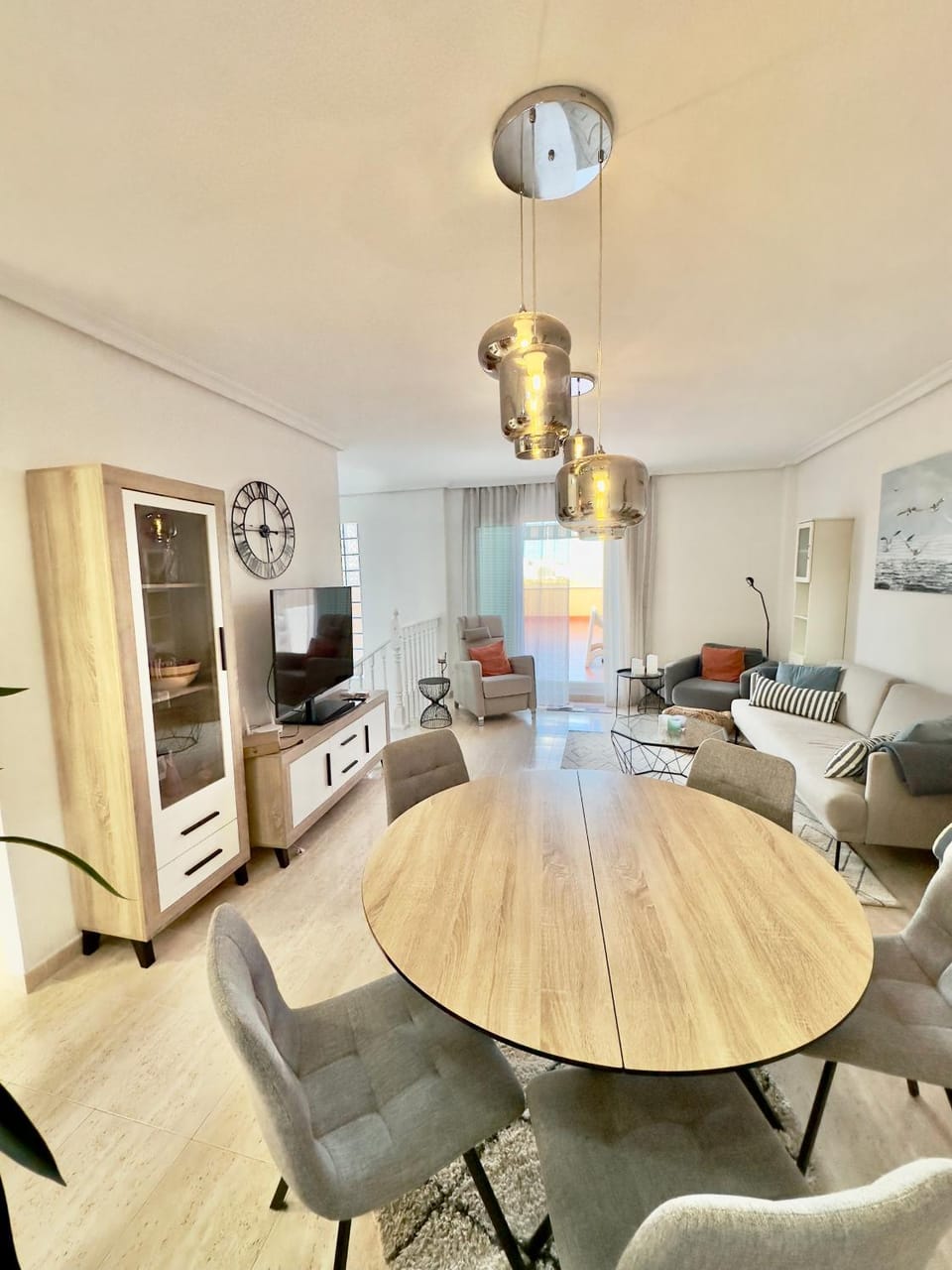 Sunny 3 bedroom townhouse with a terrace with a sea view Apartment in Alacantí