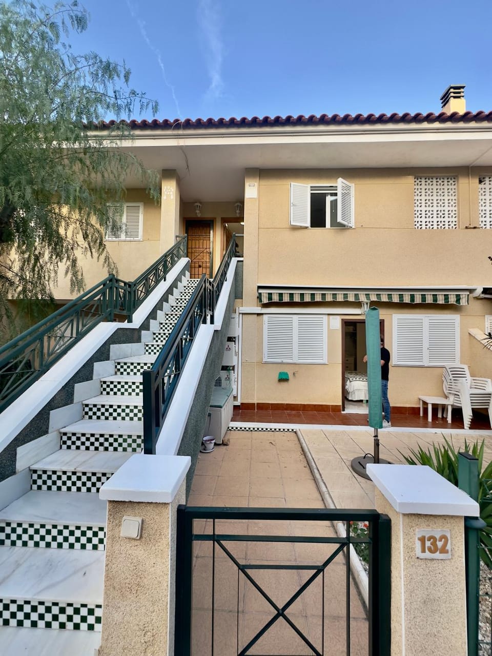 Sunny 3 bedroom townhouse with a terrace with a sea view Apartment in Alacantí