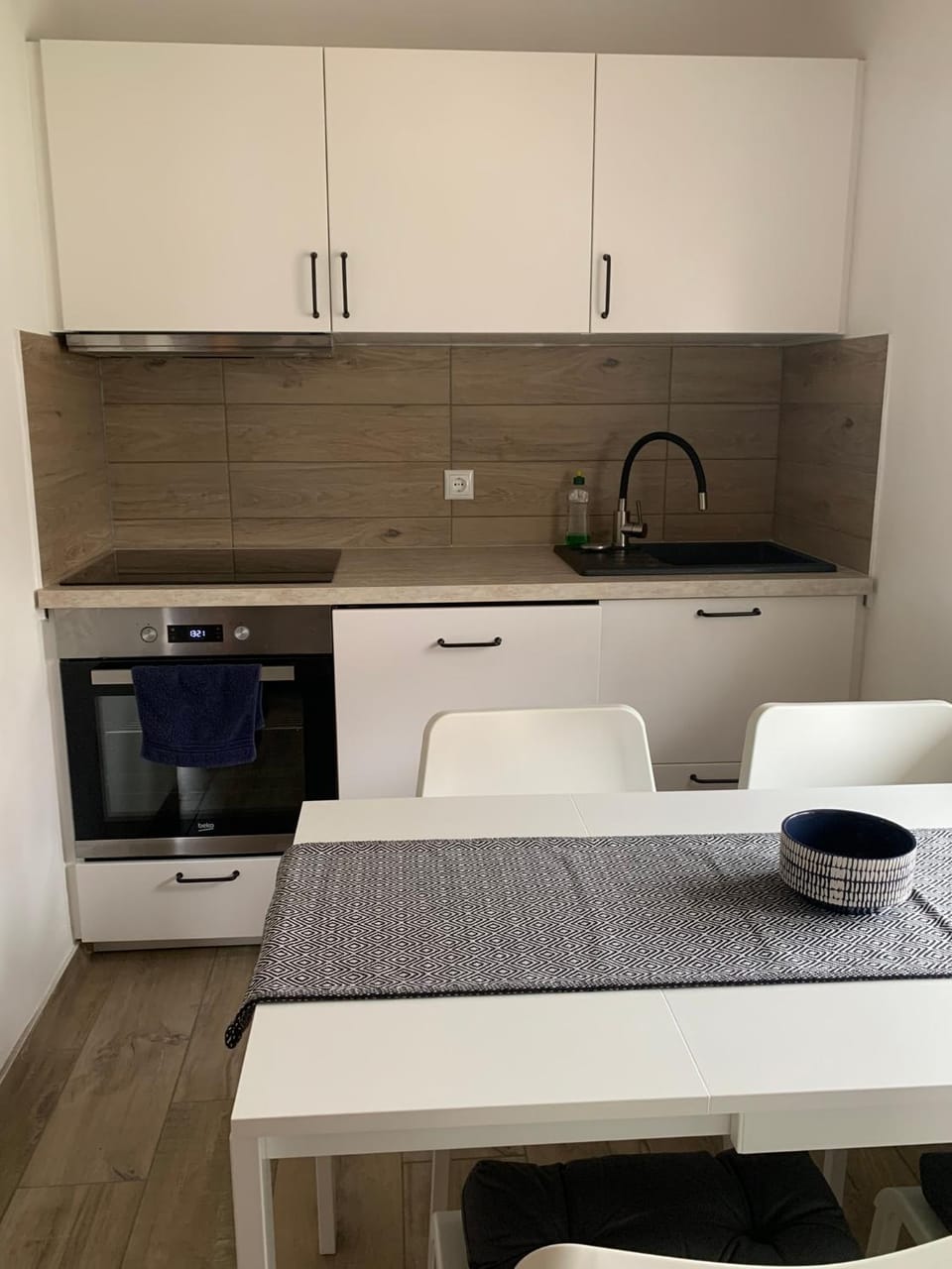 Kitchen or kitchenette, Dining area, minibar, pet friendly, stove