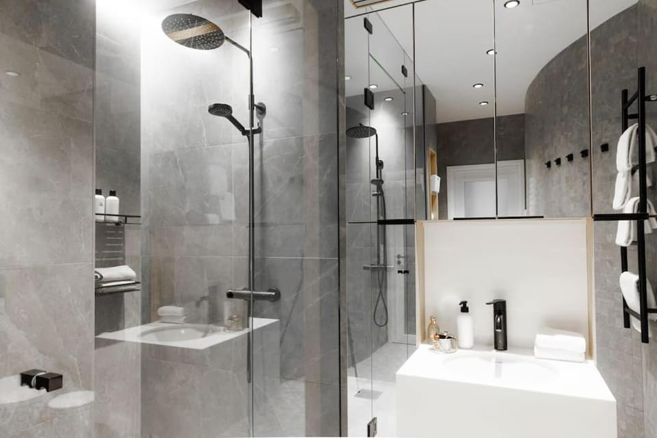 Shower, Bathroom