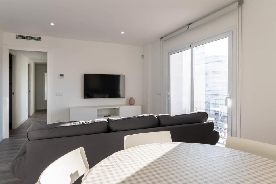 AT123 Reformado, en el centro del pueblo, solamente 500m de la playa Apartment in Torredembarra