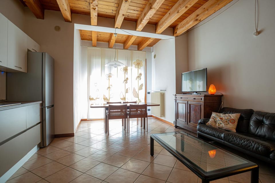 TV and multimedia, Kitchen or kitchenette, Living room, Seating area, Dining area, minibar