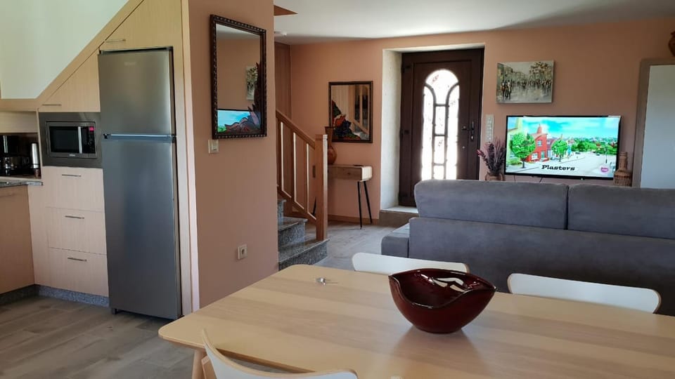 Leutoño House in Bergantiños