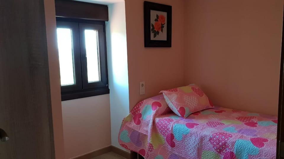 Leutoño House in Bergantiños