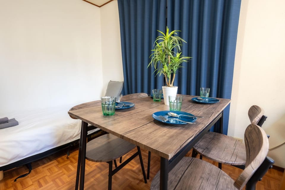 Living room, Seating area, Dining area, air conditioner