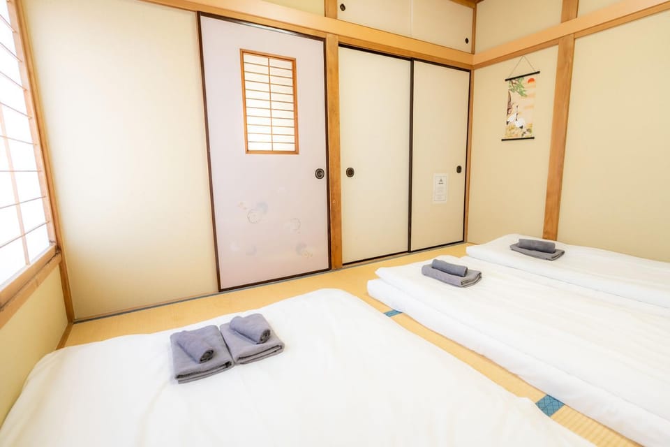 Photo of the whole room, Bedroom, towels, wardrobe