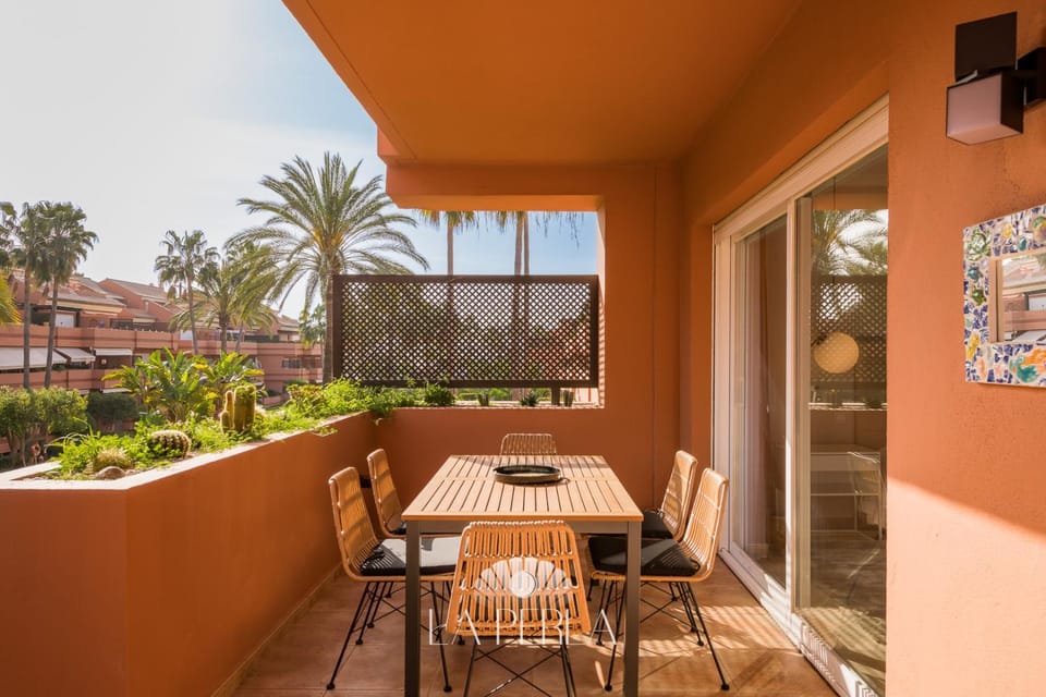 Balcony/Terrace, Dining area, Garden view